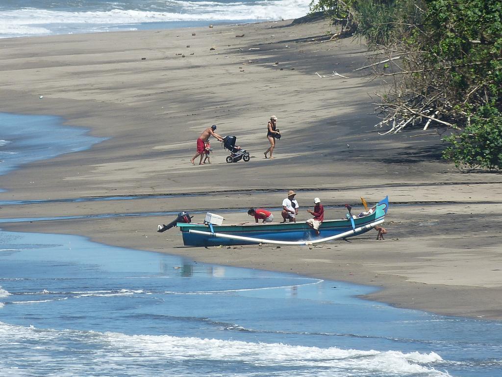 Gajah Mina Beach Resort Selemadeg  Esterno foto