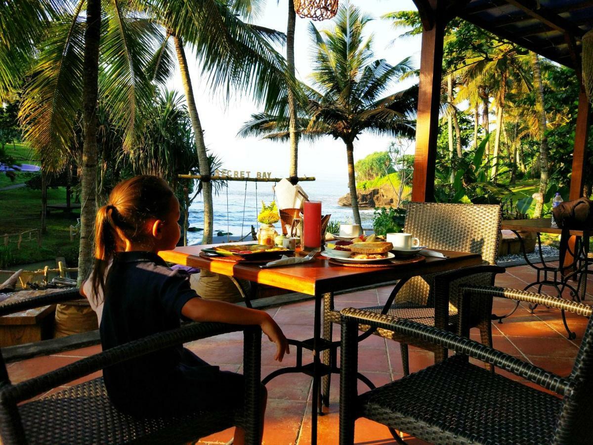 Gajah Mina Beach Resort Selemadeg  Esterno foto